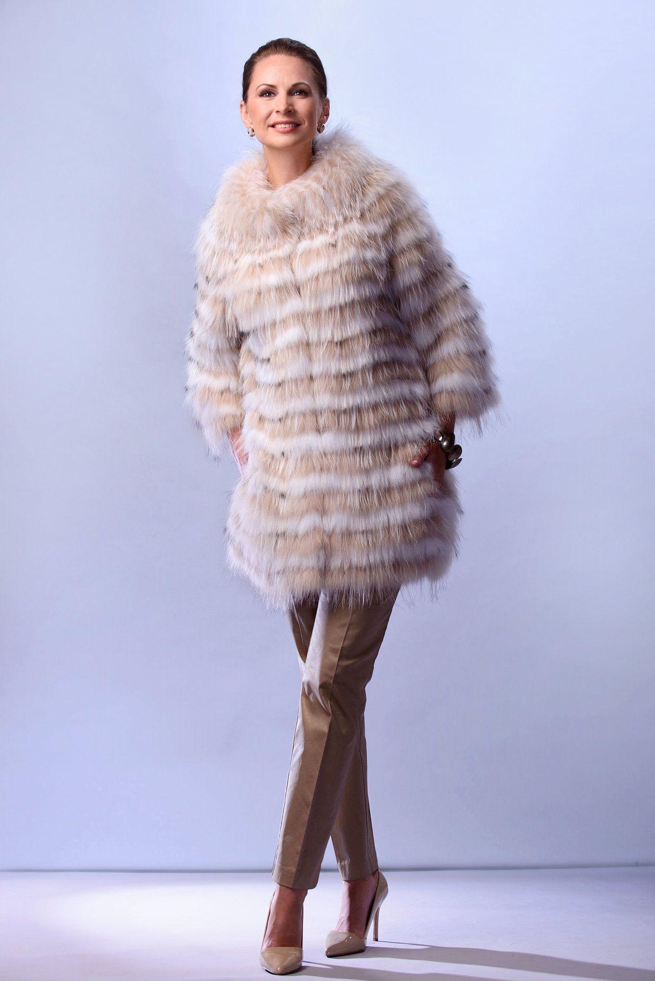 Шуба из полярной лисы с трикотажем фото