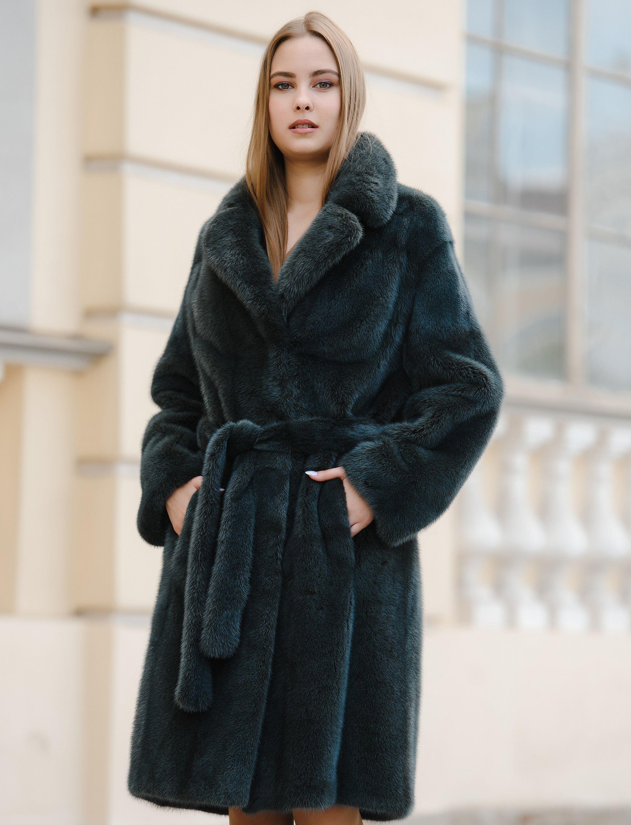Шуба оверсайз из меха норки фото