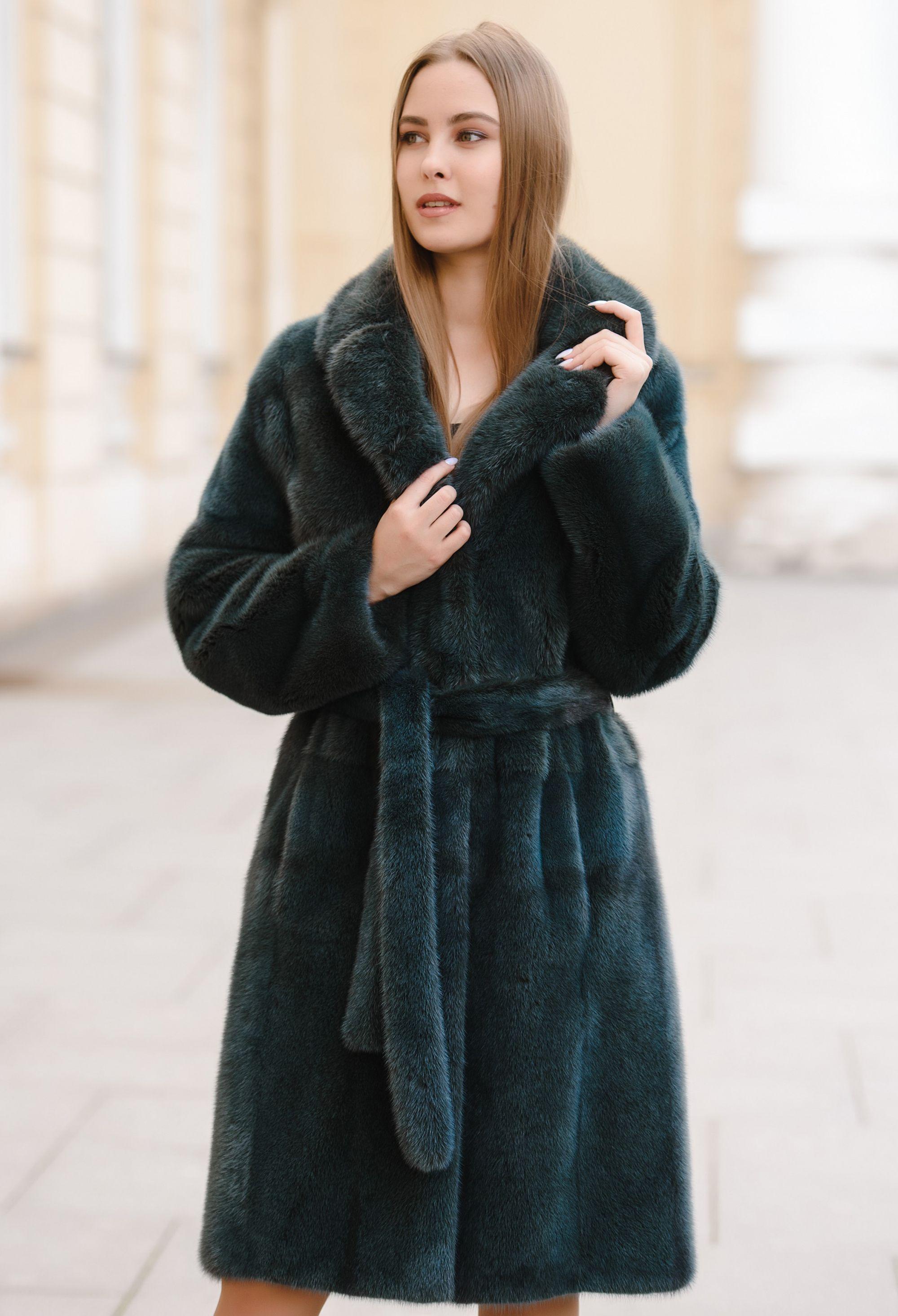 Шуба оверсайз из меха норки фото